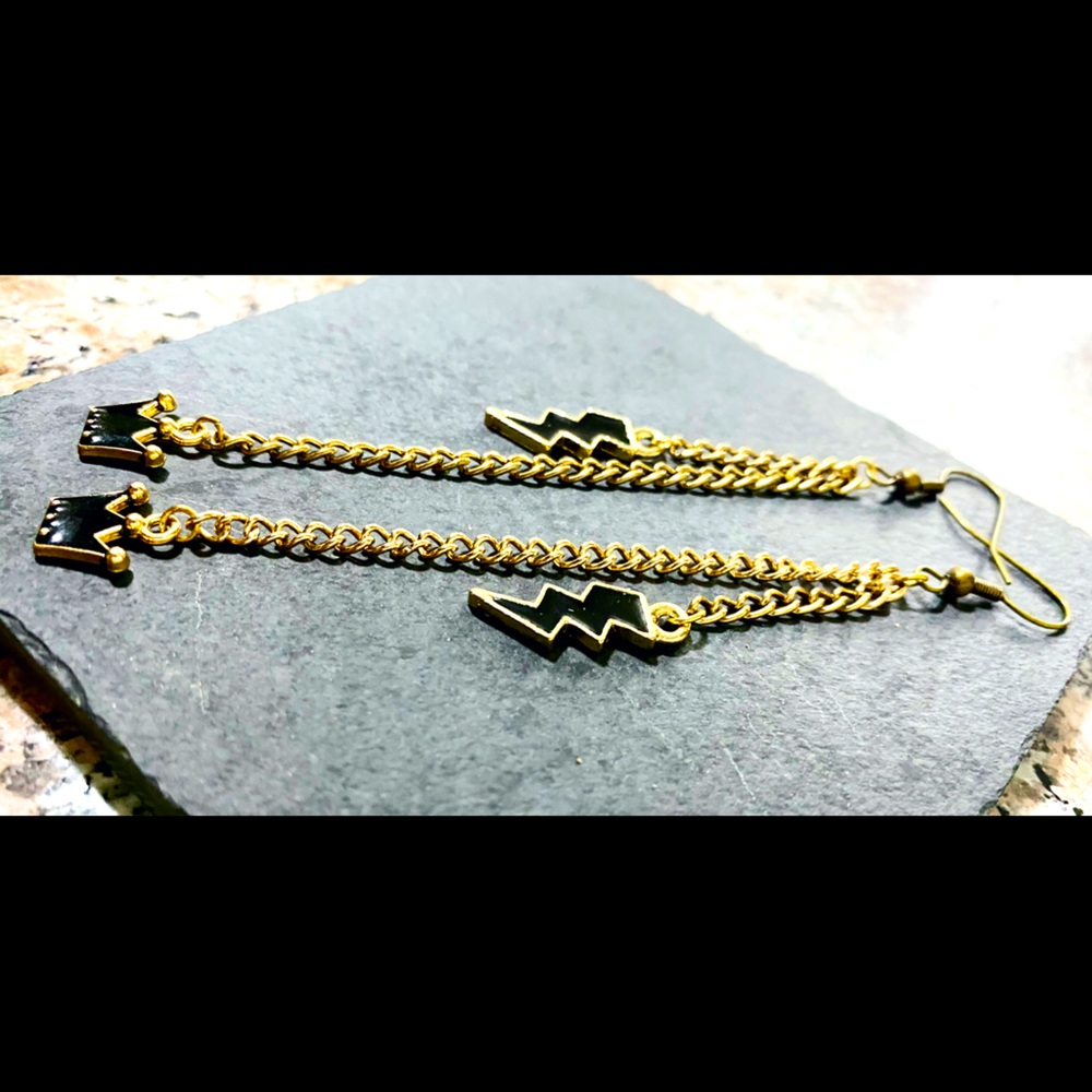 Lightning bolt+crown charm gold chain earrings